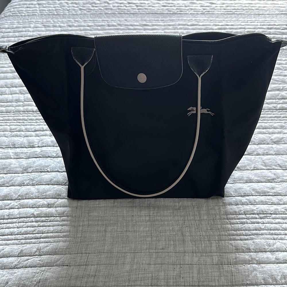 Longchamp
Medium Le Pliage Canvas Shoulder Tote